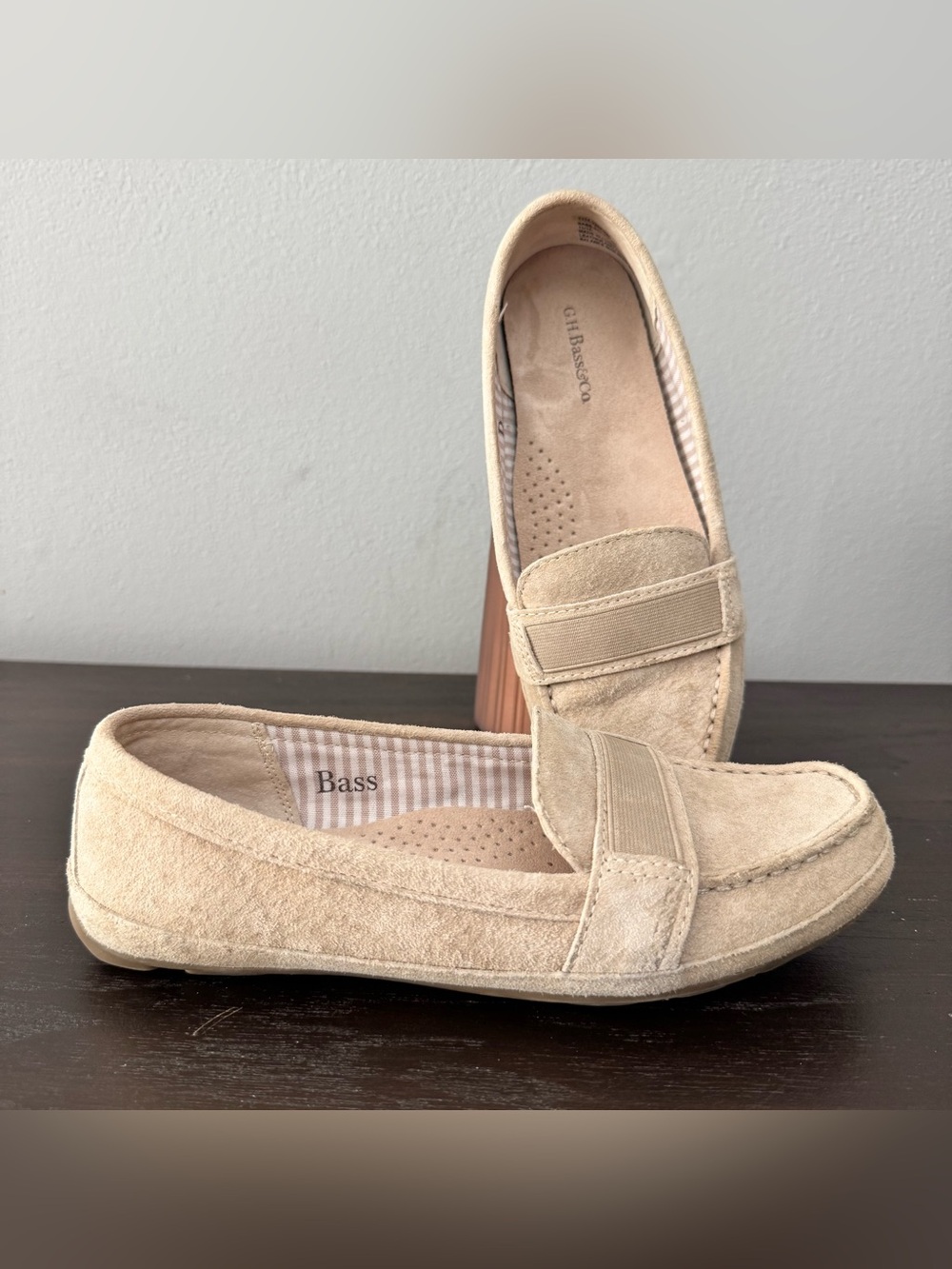 G.H. Bass & Co. "Becky" Suede Driving Loafers Moccasins Beige Tan Women's 6M